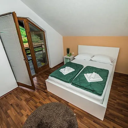 Apartment Dreams Lohovo