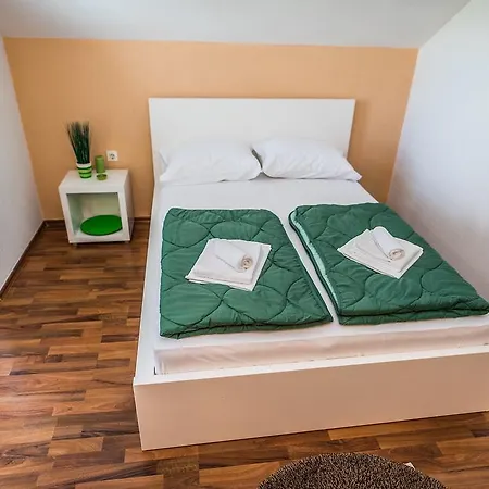 Dreams Lohovo Apartment